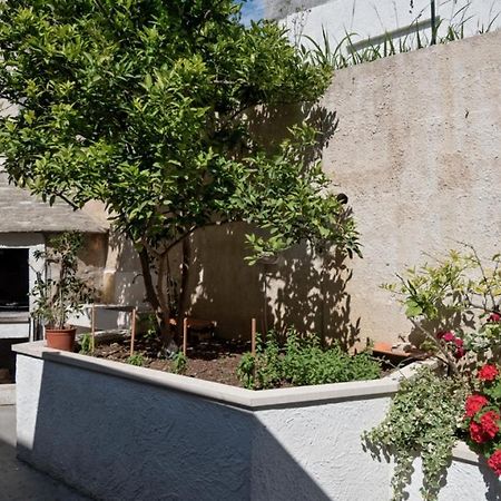 Apartment In Bol With Seaview, Terrace, Air Condition, Wifi Kültér fotó
