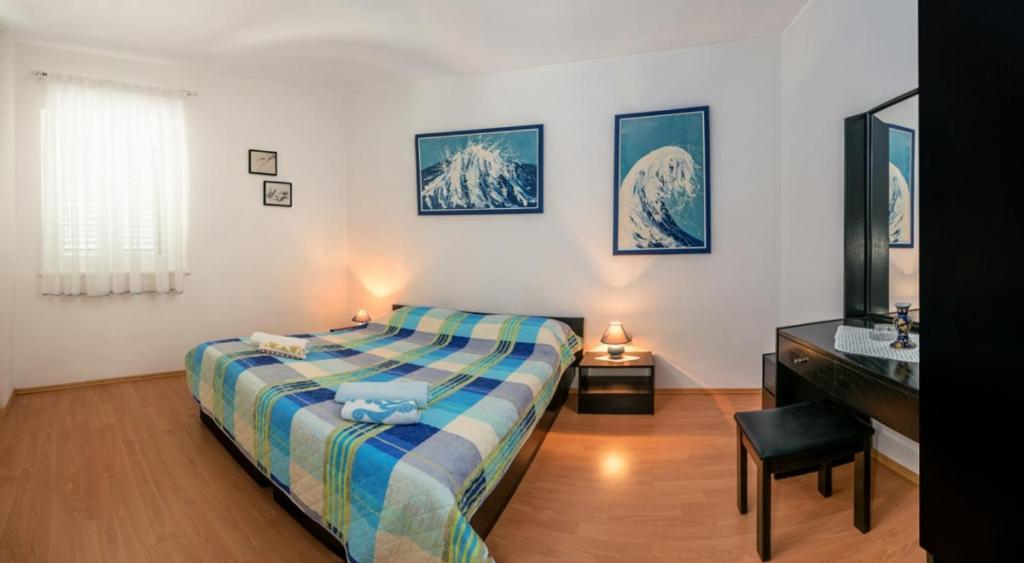 Apartment In Bol With Seaview, Terrace, Air Condition, Wifi Kültér fotó